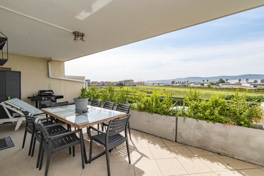 2 Bedroom Property for Sale in Royal Ascot Western Cape